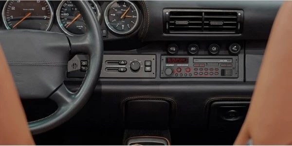 Auto radio Blaupunkt Bremen SQR 46 DAB za kvalitetan zvuk i DAB radio prijem.