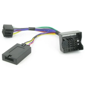 Konektor za komande na volanu Ford Focus (2007-) za jednostavno upravljanje audio sustavom.