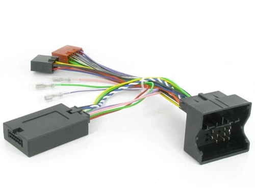 Konektor za komande na volanu Ford S-Max (2007-) za jednostavnu instalaciju.