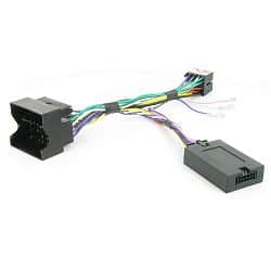 Konektor za komande na volanu Opel Corsa, model 2004-2008, za jednostavnu integraciju audio sustava.