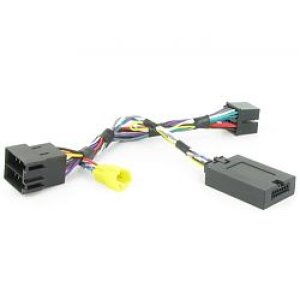 Konektor za komande na volanu Renault Megane 2005-08 za upravljanje audio sustavom.