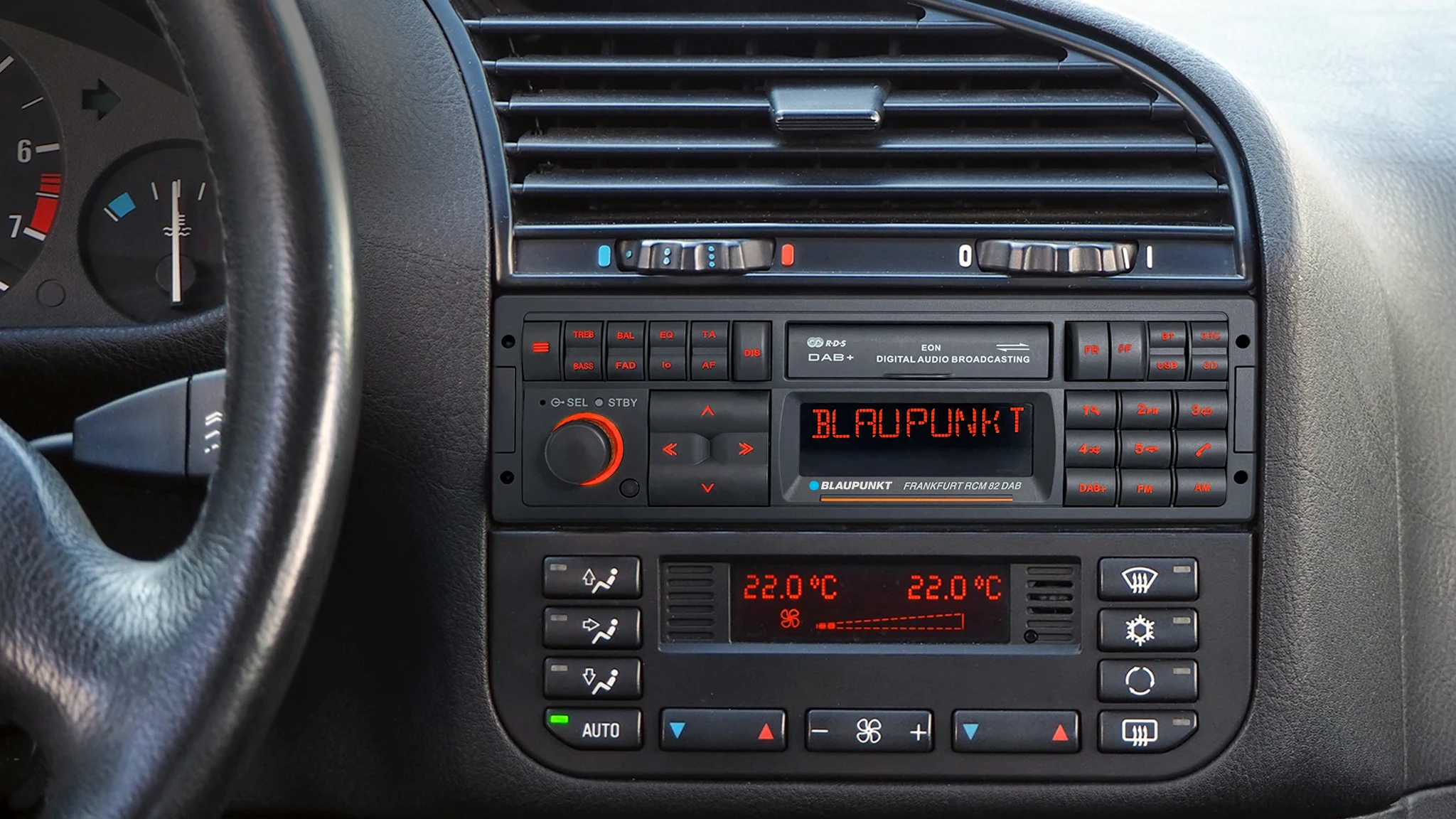 Autoradio Blaupunkt Frankfurt RCM 82 DAB za kvalitetan zvuk i DAB radio prijem.