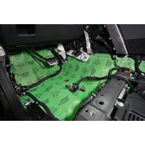 Izolacija za udobnost u automobilu s Titan 8 mm bitumenom.