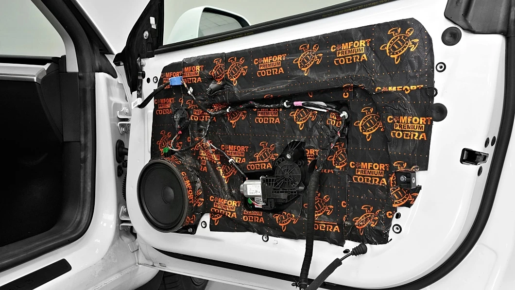 Izolacija Comfort Mat Cobra 2,3 mm za zvučnu i toplinsku izolaciju vozila.