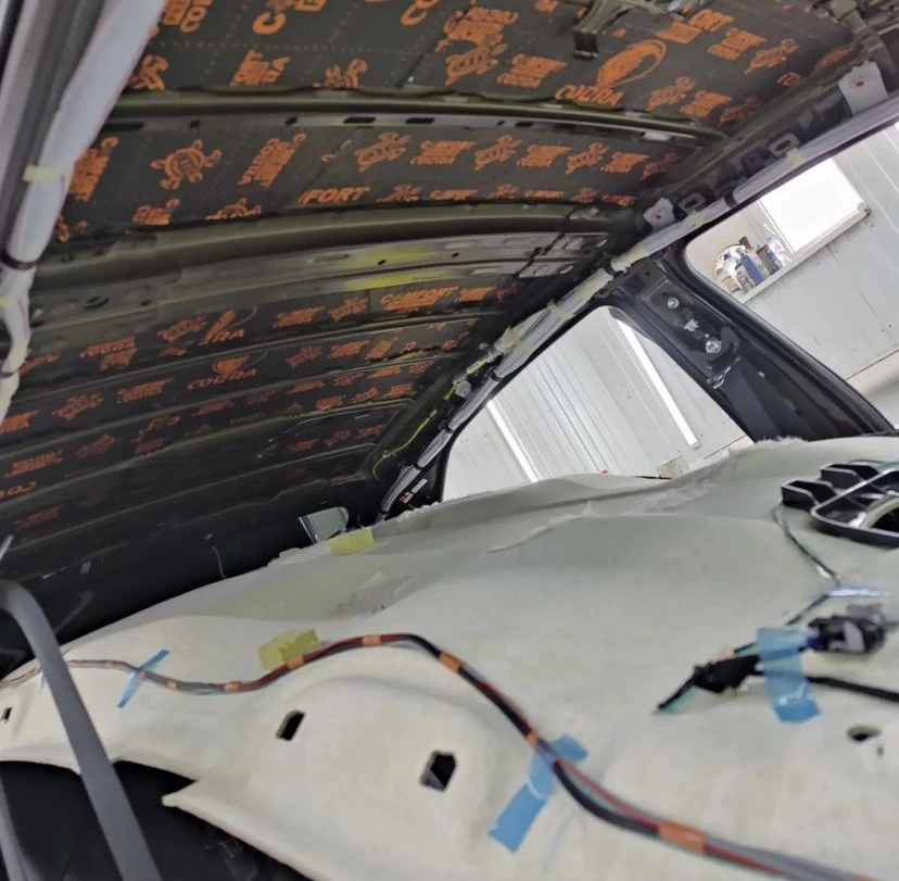 Izolacija za automobil COBRA 2,3 mm za zvučnu i toplinsku izolaciju.