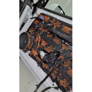 Izolacija Comfort Mat Cobra 2,3 mm za zvučnu i toplinsku izolaciju u automobilima.