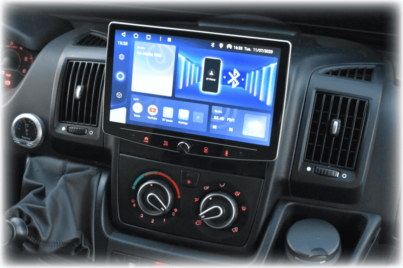 Android autoradio 1DIN/2-DIN s 10" ekranom i 4GB RAM za modernu zabavu u vozilu.