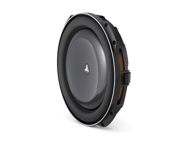 Visokokvalitetni subwoofer JL Audio 13TW5v2-4 za duboki bass.