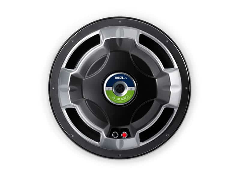 Auto subwoofer JL Audio 12W0v3-4 za vrhunski zvuk u vozilu.