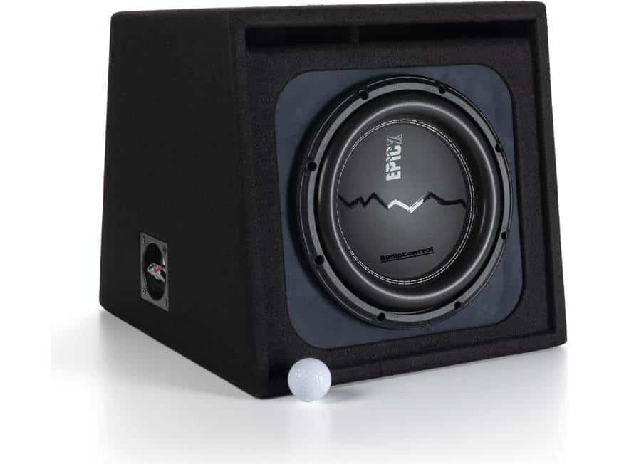 Subwoofer u kutiji Audio Control EPICX V10 za snažan bass u vozilu.