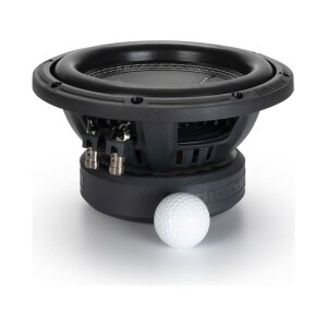 Subwoofer s kontrolerom za audio sustav i golf lopticom.