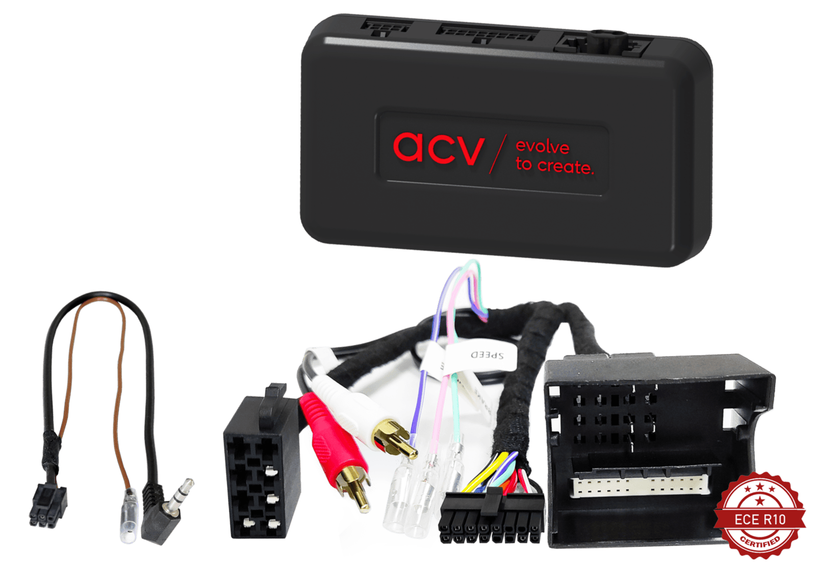 ACV Evolve car audio sustav s kabelima i adapterima za instalaciju.