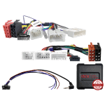 Skup auto audio kabelskih konektora i adaptera za instalaciju zvučnika i pojačala.