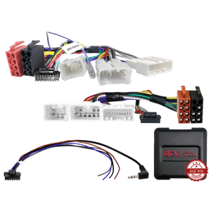 Skup auto audio kabelskih konektora i adaptera za instalaciju zvučnika i pojačala.
