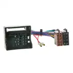 Auto radio adapter s kabelima za povezivanje car audio sustava.