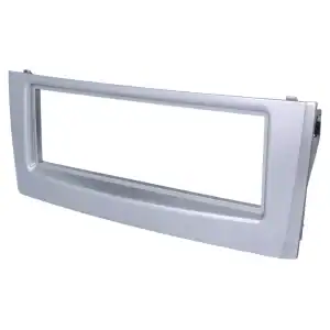 Bela auto radio panel za ugradnju u automobil.