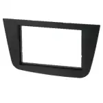 Crni auto radio okvir za ugradnju u automobil.