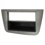 Auto radio konzola za montažu u vozilu, aluminijski okvir i prostor za uređaj.