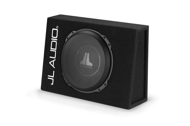Subwoofer JL Audio u kućištu za snažan bass u vozilu.