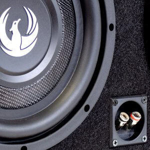 Visoki kvalitet subwoofera Phoenix Gold ZX210PBSi za auto zvuk.