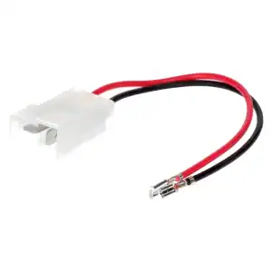Kabel za povezivanje auto alarma s crvenom i crnom žicom.