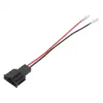 Auto audio kabel s crvenom i crnom žicom za povezivanje zvučnika.