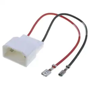 Auto adapter za povezivanje car audio sustava s kabelima.