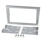 Metalni okvir za ugradnju auto radio uređaja, prikladan za instalaciju.