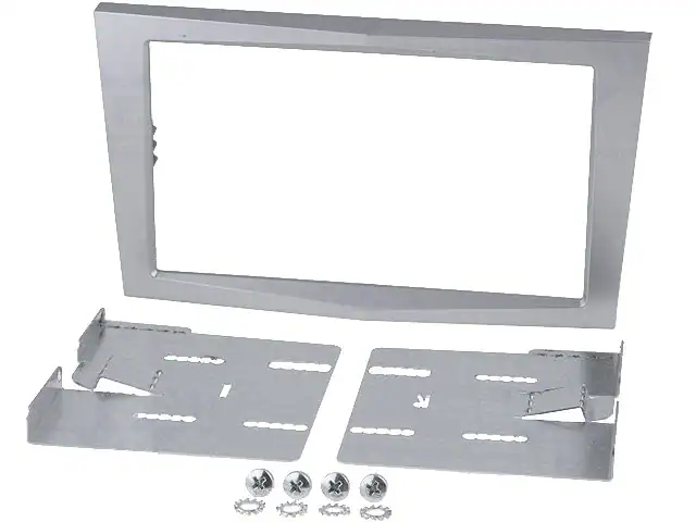 Metalni okvir za ugradnju auto radio uređaja, prikladan za instalaciju.