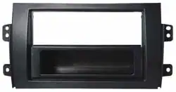 Auto radio montaža u vozilu s prostorom za CD ili MP3 uređaj.