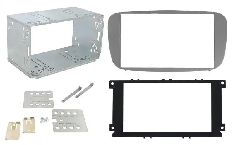 Metalna i plastična kućišta za car audio sustav.