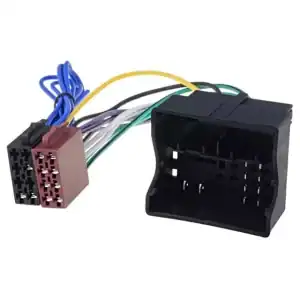 Auto elektronički adapter za povezivanje audio sustava u vozilu.