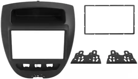 Auto radio panel s nosačima za montažu u vozilu.